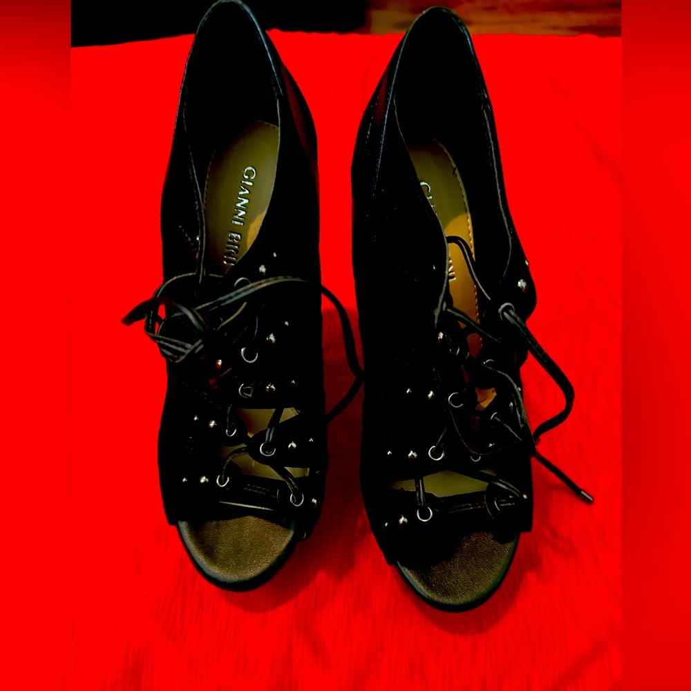 NWOT-Gianni Bini Sz 6.5Black Suede Leather Wedges Heels